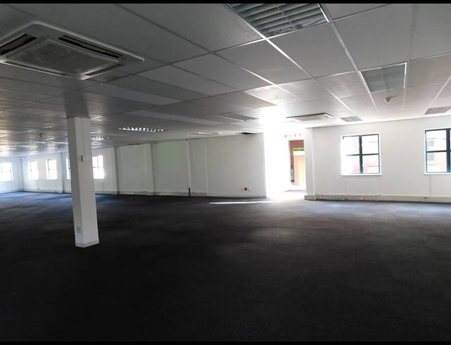 472M² OFFICE TO LET IN HYDE PARK